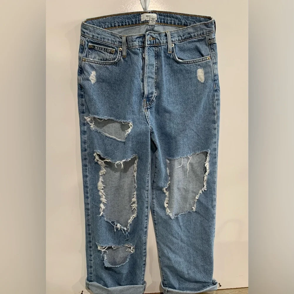 Distressed Blue Denim Jeans forever 21 woman’s size 29